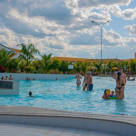 Lacqua Di Roma, Com Fogao Geladeira E Parque Aquatico 24H Caldas Novas Exterior photo